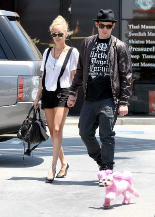Illustration for article titled Charlie Sheen Gets Married • Lily Allen Gets Her Roots Done
